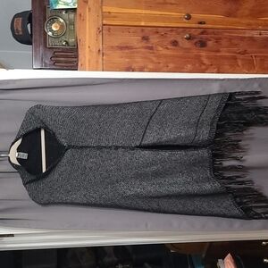 LuLaRoe Sweater Knit Cape Poncho Button Front Black White Fringed One Size EUC